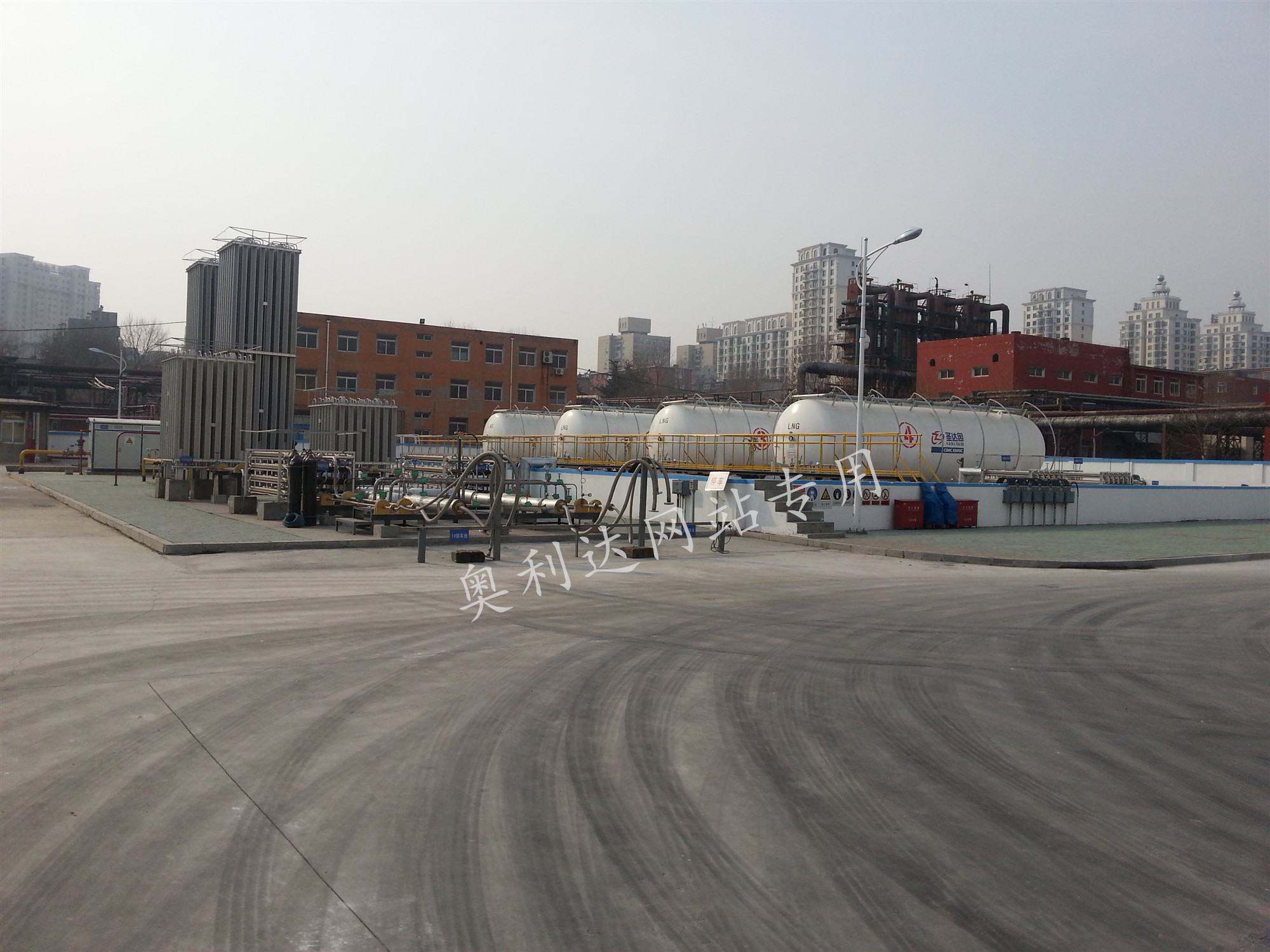 LNG設備-大連燃氣1_副本.jpg LNG設備-大連燃氣1_副本.jpg